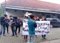Aktivitas Tambang Pasir Jadi Penyebab Kecelakaan, Mahasiswa Pertanyakan Ketegasan Satpol PP Lebak – Warga Berita 10 Aktivitas Tambang Pasir Jadi Penyebab Kecelakaan, Mahasiswa Pertanyakan Ketegasan Satpol PP Lebak – Warga Berita