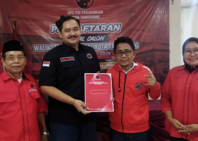 Maju Pilkada Kota Tangerang, Andri S Permana Kembalikan Formulir – Warga Berita