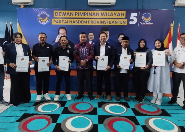 10 Caleg Terpilih NasDem Dapat ‘Surat Cinta’ dari KPU Banten – Warga Berita 1 10 Caleg Terpilih NasDem Dapat ‘Surat Cinta’ dari KPU Banten – Warga Berita