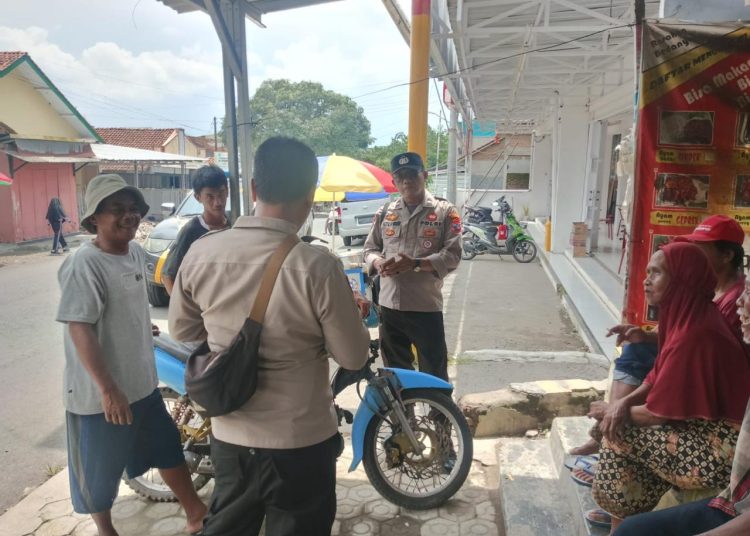 Antisipasi Curanmor, Patroli Polsek Bantarkawung Imbau Warga Parkir Di Tempat Aman