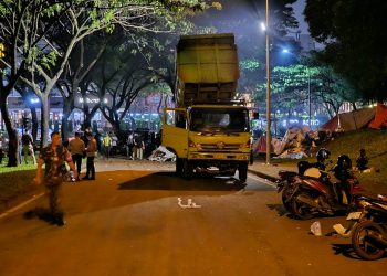 Satu Unit Truk Disiapkan untuk Evakuasi Bangkai Pesawat Jatuh di Tangsel – Warga Berita