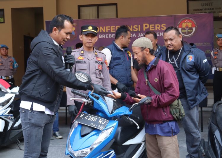 Satreskrim Polres Brebes Kembalikan Motor Hasil Curian Ke Pemiliknya 1 Satreskrim Polres Brebes Kembalikan Motor Hasil Curian Ke Pemiliknya