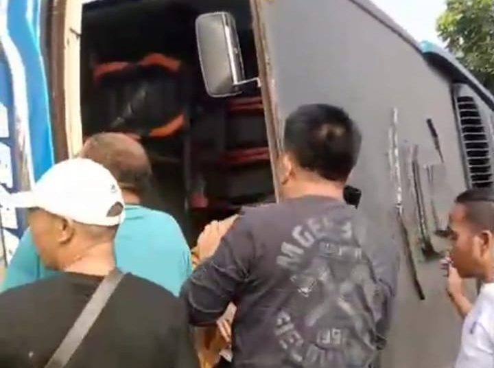 Bus Rombongan Ciomas Alami Kecelakaan di Jalan Tol Tangerang-Merak – Warga Berita