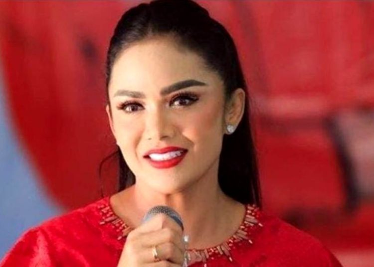 Kris Dayanti Daftar Bacalon Wali Kota Batu, Kembalikan Berkas ke PDIP 1 Kris Dayanti Daftar Bacalon Wali Kota Batu, Kembalikan Berkas ke PDIP