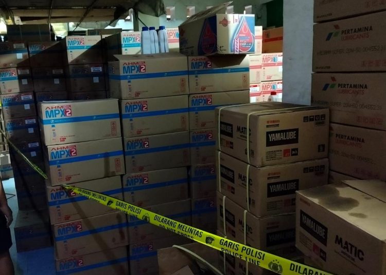 Kasus Penggerebekan Oli Palsu, Polda Banten Jerat 2 Pelaku dengan Pasal Berlapis – Warga Berita 1 Kasus Penggerebekan Oli Palsu, Polda Banten Jerat 2 Pelaku dengan Pasal Berlapis – Warga Berita
