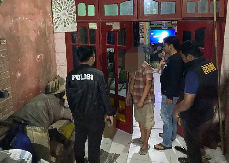 Gelar Patroli Kring Serse, Polres Serang Sita Puluhan Botol Miras – Warga Berita 1 Gelar Patroli Kring Serse, Polres Serang Sita Puluhan Botol Miras – Warga Berita
