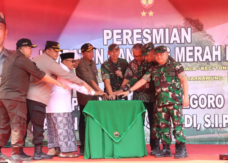 Hadiri Peresmian Jembatan Gantung oleh Pangdam IV/Dipenogoro, Kapolres Brebes Apresiasi Kodim 0713 Brebes 1 Hadiri Peresmian Jembatan Gantung oleh Pangdam IV/Dipenogoro, Kapolres Brebes Apresiasi Kodim 0713 Brebes