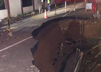 Akses Menuju ‘Negeri di Atas Awan’ di Lebak Amblas, Jalan Tak Bisa Dilalui Kendaraan – Warga Berita