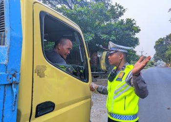 Pengendara di Lebak Putar Balik Hindari Razia Pajak – Warga Berita