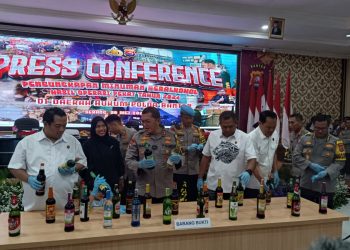 Jadi Pemicu Kriminalitas, Polda Banten dan Jajaran Sita 75.279 Botol Miras – Warga Berita 8 Jadi Pemicu Kriminalitas, Polda Banten dan Jajaran Sita 75.279 Botol Miras – Warga Berita
