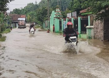 Sungai Cibeurem dan CiduriaN Meluap, 431 Rumah di Kecamatan Kopo Terendam Banjir – Warga Berita