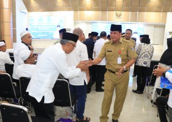 Sekda Maesyal Rasyid Minta Ketua Regu dan Rombongan Layani Jamaah Haji Sepenuh hati – Warga Berita