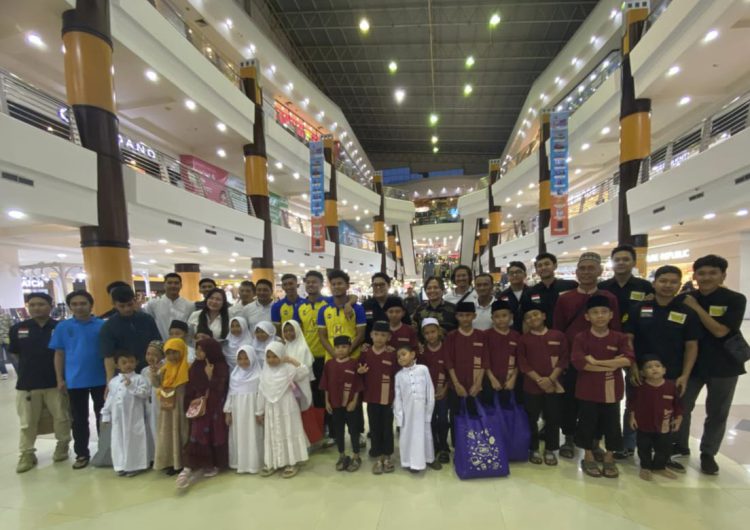 Hasnuryadi Sulaiman Ajak Anak-Anak Yatim Belanja Baju Ke Mall 1 Hasnuryadi Sulaiman Ajak Anak-Anak Yatim Belanja Baju Ke Mall