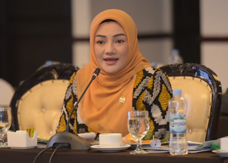 Adde Rosi Khoerunnisa Pandu Calvin Verdonk Nyanyikan Lagu Indonesia Raya