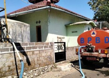 Dampak Musim Kemarau, BPBD Gunungkidul Salurkan 220.000 Liter Air Bersih untuk Masyarakat » Warga Berita