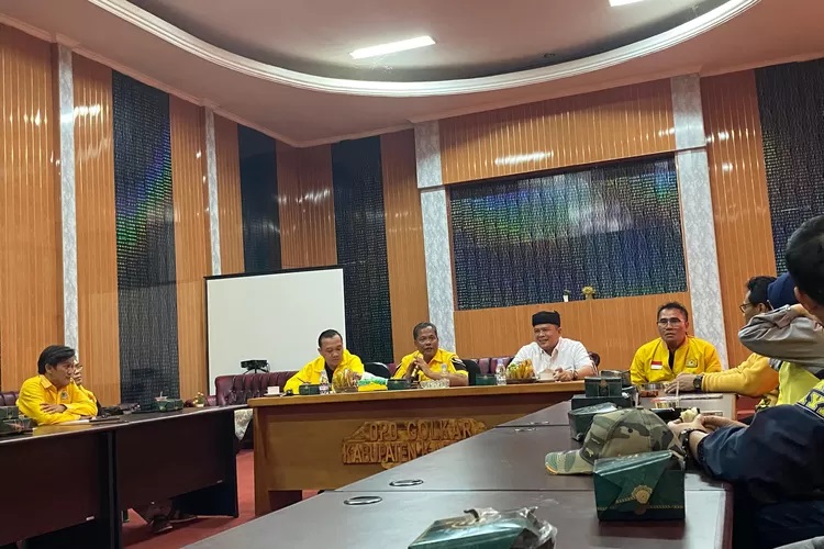 Partai Golkar Resmi Dukung Acep Jamhuri Maju Calon Bupati Karawang di Pilkada 2024 1 Partai Golkar Resmi Dukung Acep Jamhuri Maju Calon Bupati Karawang di Pilkada 2024