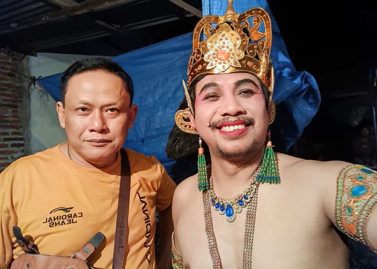 Kadep Susastra FIB UNDIP Perankan Patih Danupati dalam Pementasan Kethoprak Lakon Jaka Kendil di Kabupaten Pati