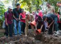 Bupati Tiwi Lakukan Peletakan Batu Pertama Pembangunan Infrastruktur Bidang Sanitasi di Desa Karanganyar