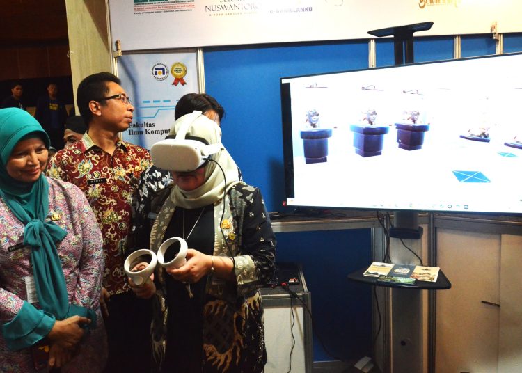 Udinus Kenalkan Virtual Museum di Pameran Abhirama, Dibanjiri... 1 Udinus Kenalkan Virtual Museum di Pameran Abhirama, Dibanjiri…
