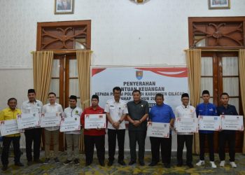 Pemkab Cilacap Serahkan Bantuan Keuangan 1,7 Milyar Untuk Parpol