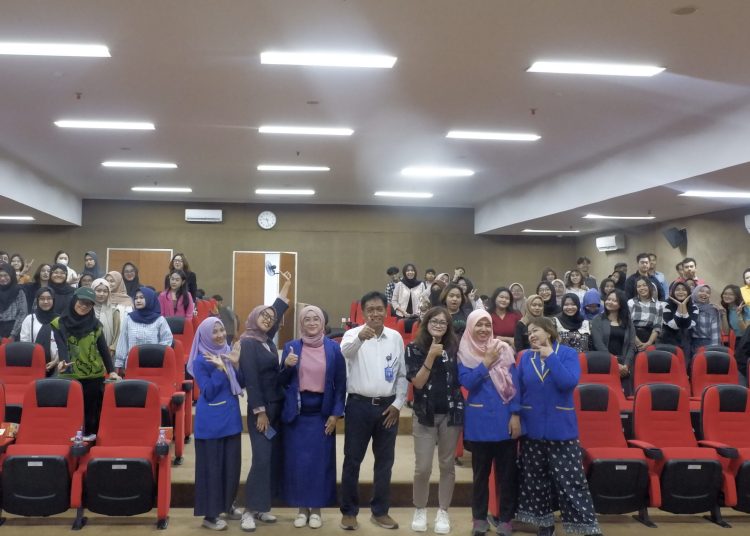 Bakat Mahasiswa Jadi Cuan Lewat Kuliah Umum Creative Writing