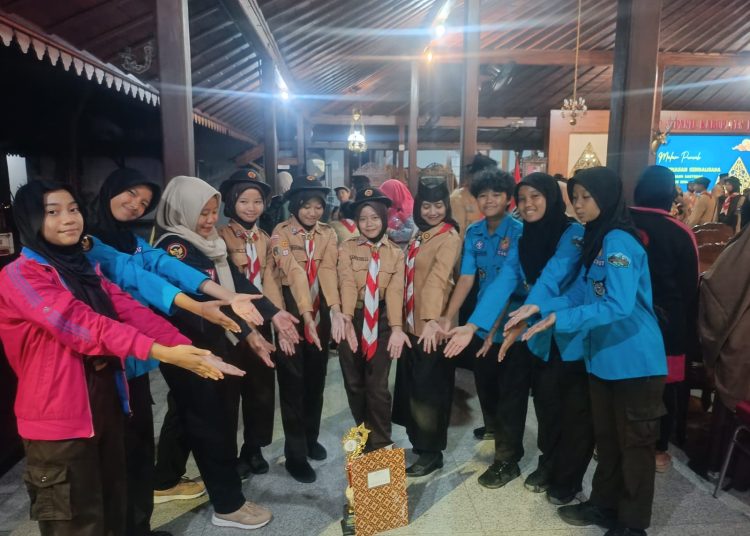 PRAMUKA SMP NEGERI 8 PURWOKERTO MERAIH PRESTASI YANG GEMILANG: LOMBA FESTIVAL KEHUMASAN KENDALISADA KWARTIR CABANG BANYUMAS 2024