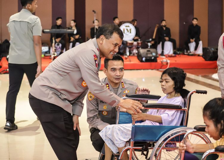 Irjen Pol Ahmad Luthfi; Bakti Sosial di Pemalang Berbagi Kasih Dengan Penyandang Disabilitas