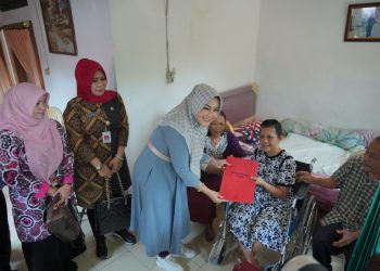 Temui Puput TKW yang Kritis di Dubai, Bupati Klaten Beri Bantuan Rp 10 Juta