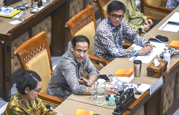Anggota DPR Marah Saat Rapat dengan Nadiem, Minta KPK Periksa Anggaran