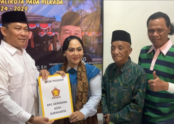 Hercules Dampingi Ketua Relawan Prabowo-Gibran Diah Daftar Cawalkot Solo – Warga Berita