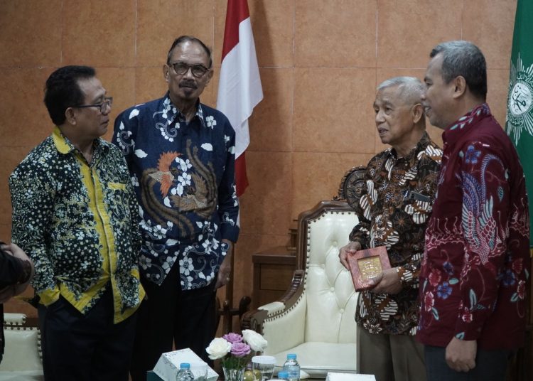 Terima Silaturahmi PGI, PP Muhammadiyah Diskusikan Persoalan Kebangsaan dan Kenegaraan 1 Terima Silaturahmi PGI, PP Muhammadiyah Diskusikan Persoalan Kebangsaan dan Kenegaraan