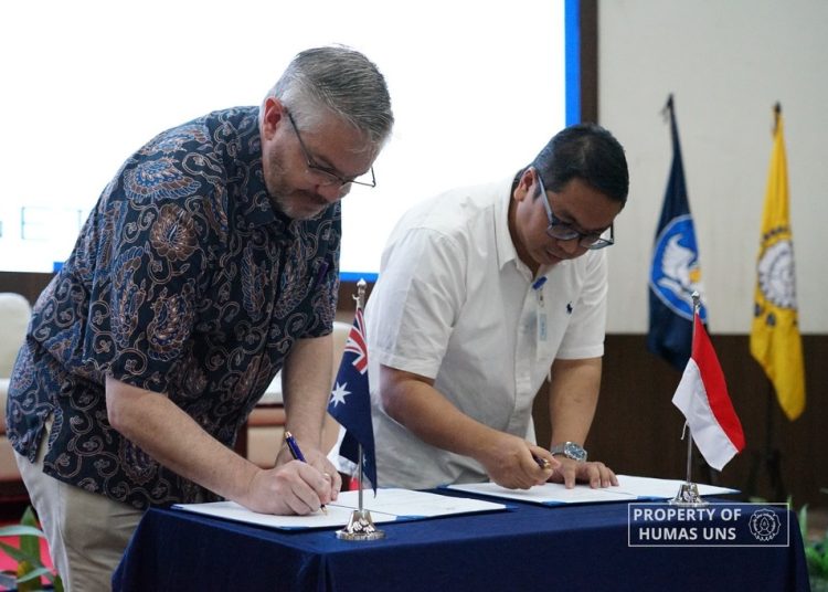 UNS Tandatangani Mutual Arrangement dengan Konsulat Jenderal Australia – Universitas Sebelas Maret 1 UNS Tandatangani Mutual Arrangement dengan Konsulat Jenderal Australia – Universitas Sebelas Maret