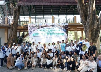 UNS Tuangkan 1.000 Liter Ekoenzim ke Danau pada Hari Lingkungan Hidup Sedunia 2024 – Universitas Sebelas Maret