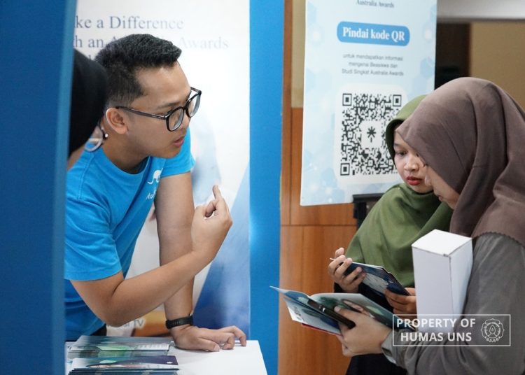 Kenalkan Australia Award Scholarship, #AussieBanget University Roadshow Hadir di UNS – Universitas Sebelas Maret