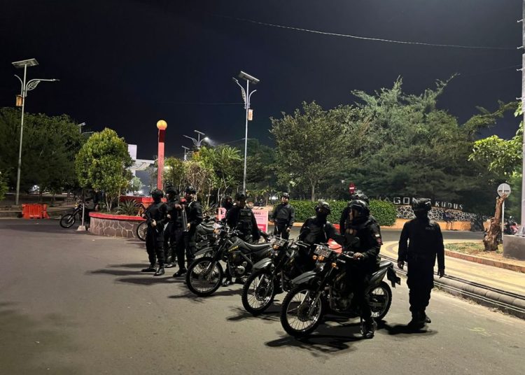 Personel Sat Samapta Polres Kudus Patroli Malam untuk Cegah Gangguan Kamtibmas – Polres Kudus