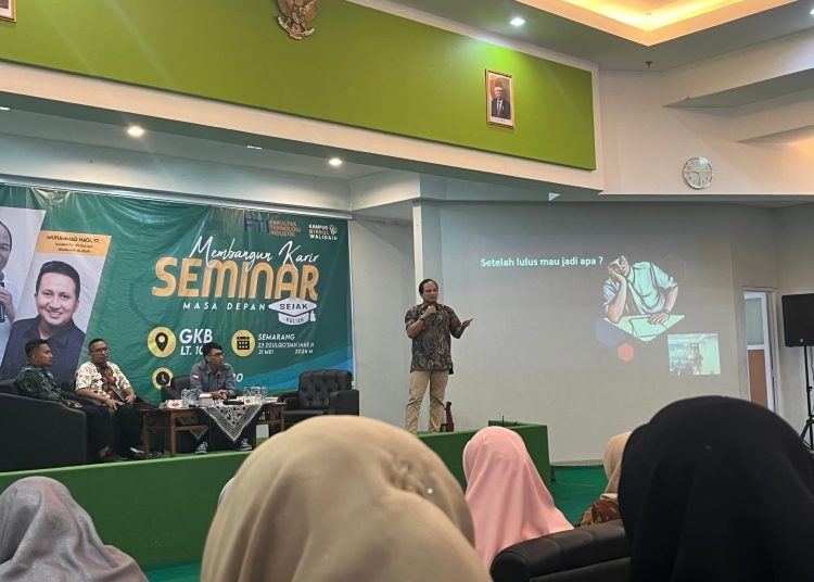 Alumni FTI Unissula Berbagi Pengalaman Membangun Karir Sejak Dini