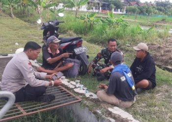 Sinergitas TNI-Polri Polsek Bulakamba Gelar Patroli Sambang Dengan Babinsa 2 Sinergitas TNI-Polri Polsek Bulakamba Gelar Patroli Sambang Dengan Babinsa