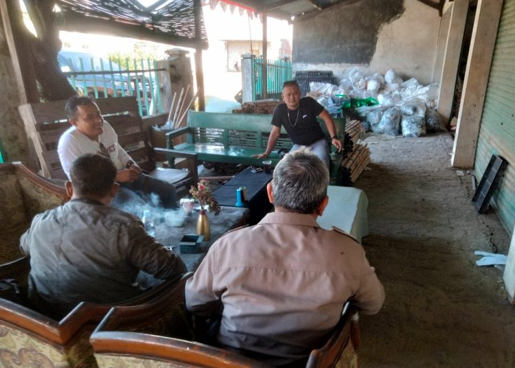 Bhabinkamtibmas Polsek Wanasari Sambang Kamtibmas Di Desa Klampok, Ini Yang Dilakukan