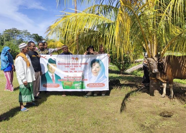 Ketua DPD Partai Gerindra Papua Salurkan 3 Hewan Kurban di Sarmi – Warga Berita