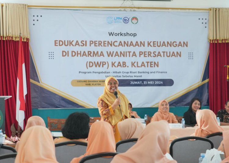 Bersama UNS, DWP Klaten Gelar Workshop Pengelolaan Keuangan Keluarga