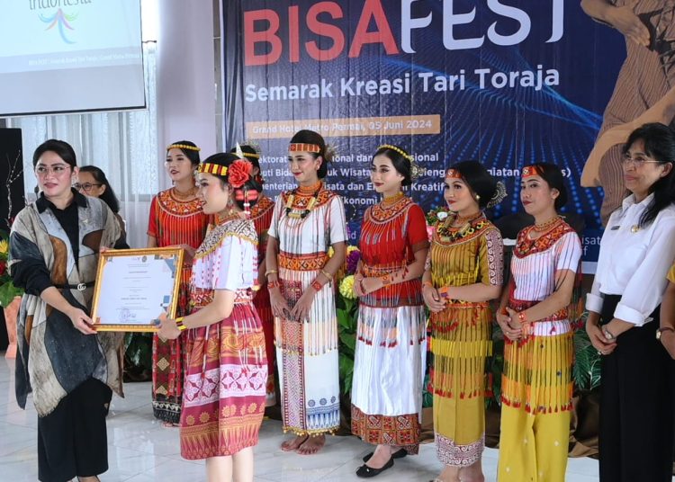 Eva Rataba Harap Tarian Toraja Tampil dalam Event Besar – Partai NasDem 1 Eva Rataba Harap Tarian Toraja Tampil dalam Event Besar – Partai NasDem