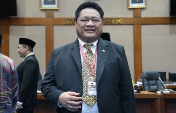 Ridwan Hisjam: Tak Elok Megawati Mengkritik Jumlah Utang Sementara PDIP Masih di Dalam Pemerintahan