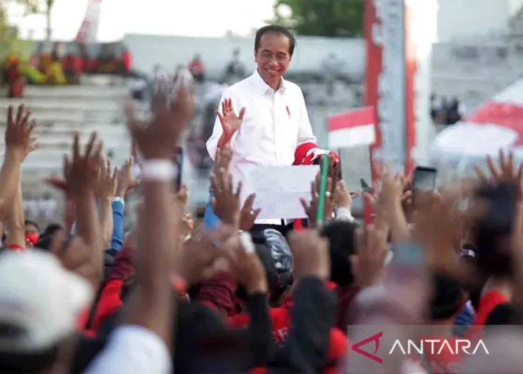 Presiden Hadiri Munas Relawan Alap-Alap Jokowi Bersama Tokoh Nasional 1 Presiden Hadiri Munas Relawan Alap-Alap Jokowi Bersama Tokoh Nasional