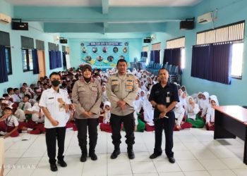 Polsek Kalideres Edukasi Siswa SMPN 186 tentang Bahaya Narkotika dan Bullying – Warga Berita