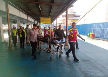 Mendadak Ingin Melahirkan, Polisi Bantu Penumpang Wanita ke Rumah Sakit