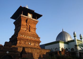 alih daya kudus