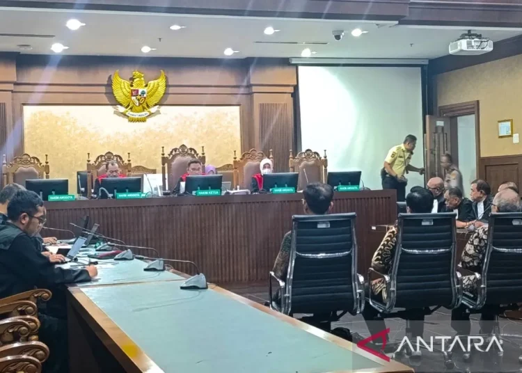 SYL Divonis 10 Tahun Penjara dan Denda 300 Juta