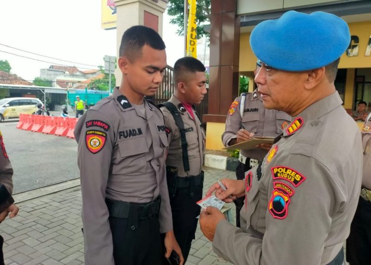 Cegah Pelanggaran, Propam Polres Kudus Gelar Operasi Gaktibplin – Polres Kudus