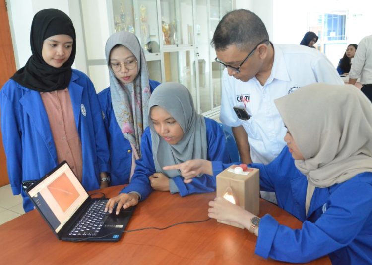 Mahasiswi Biomedis Udinus Kembangkan Aplikasi Pendeteksi Kanker Serviks