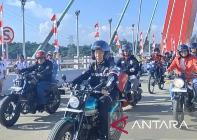 Presiden Jokowi motoran susuri jalan tol IKN Bareng Artis dan Pejabat
